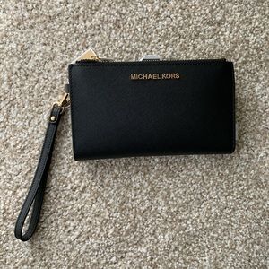 Michael Kors Jet Set Travel Wristlet / Wallet